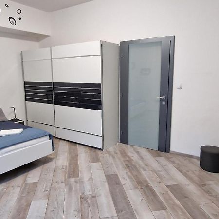 شقة Extra Sok Szobas Apartman Budapest Kozpontjaban المظهر الخارجي الصورة