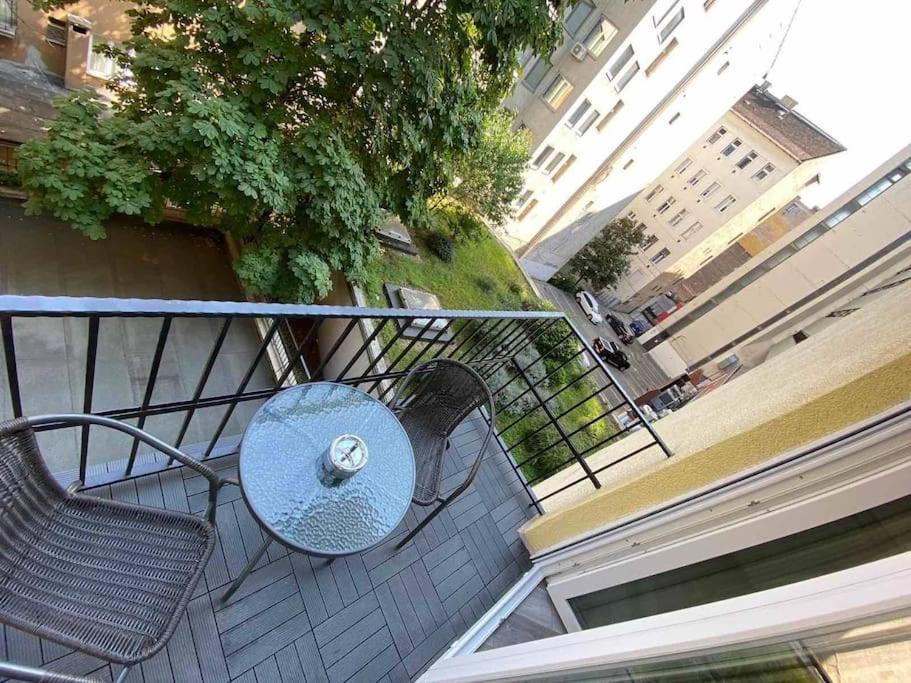 شقة Extra Sok Szobas Apartman Budapest Kozpontjaban المظهر الخارجي الصورة